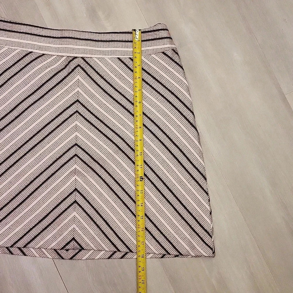 Ann Taylor Loft Peach Black White Chevron Knee Length‎ Side Zip Skirt Size 6 - Picture 5 of 6